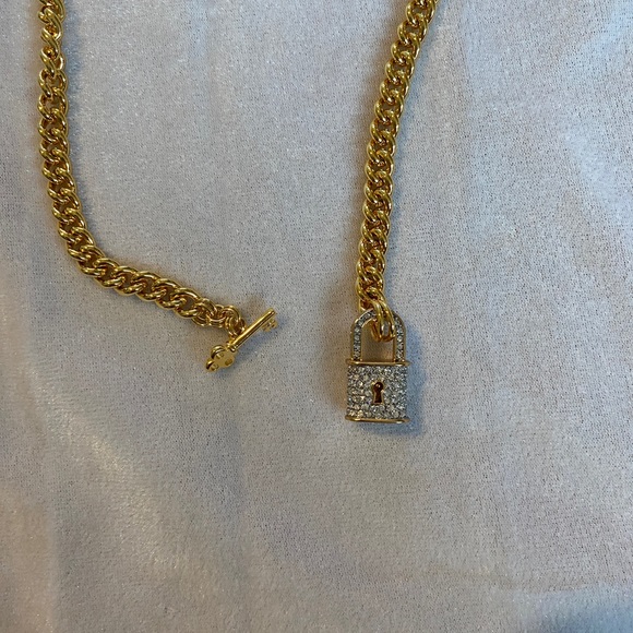 Juicy Couture Lock Short Necklace Gold Color - Picture 4 of 4